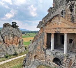 Afyon Ayazini Köyü Frig Vadisi